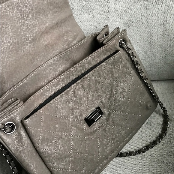 Chanel shoulder bag in grey caviar - Picture 14 of 16